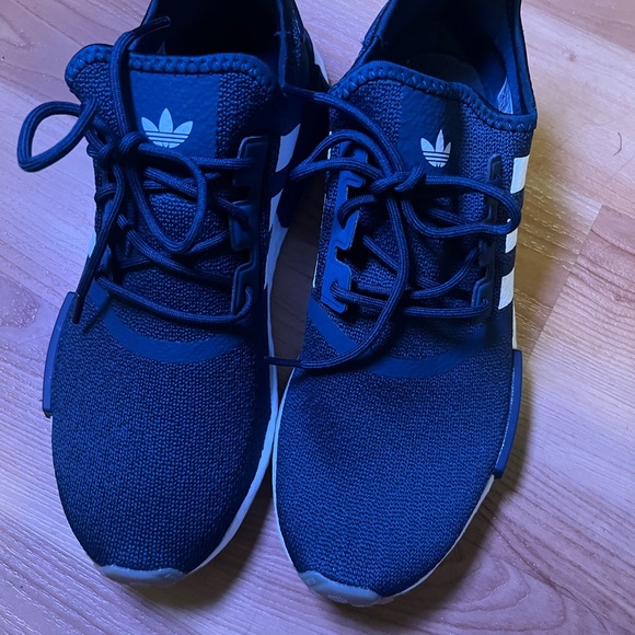 Adidas sneakers, size 8.5 or 8 1/2, color blue - Picture 4 of 8
